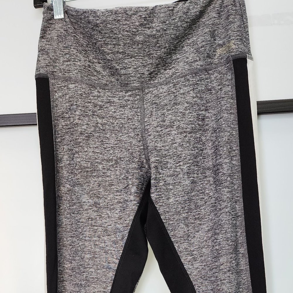 PINK Victoria's Secret Ultimate Heathered Gray Legging w/ White & Black Stripe M